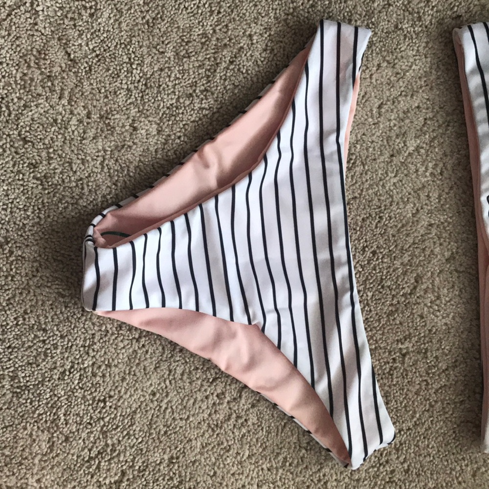 Bikini Set - Picture 3 of 4